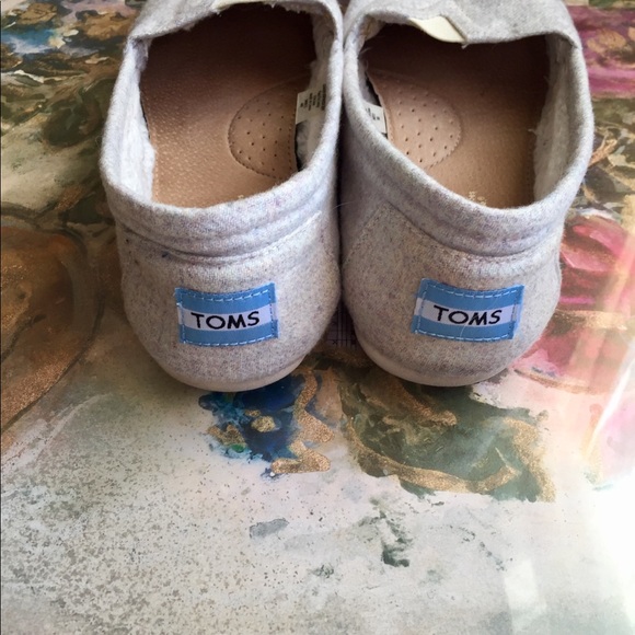 TOMS - Picture 3 of 3